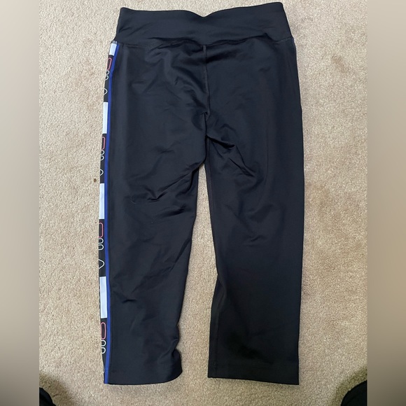 Fila sport crop leggings, size small - Picture 2 of 3